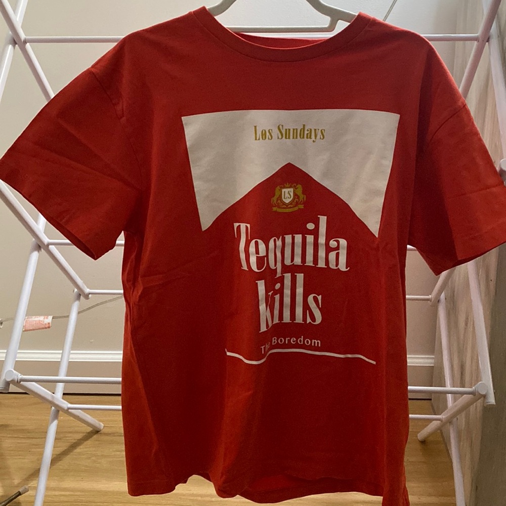 Los Sundays Tequila kills the boredom Tee size Large.  Worn once
